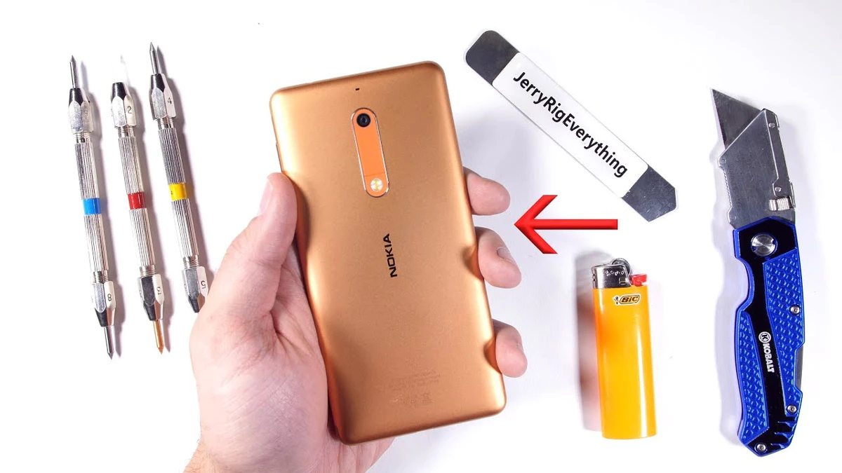 Nokia 5 duurzaamheidstest: krasbestendig scherm, sterke bouw en uniek design onderzocht