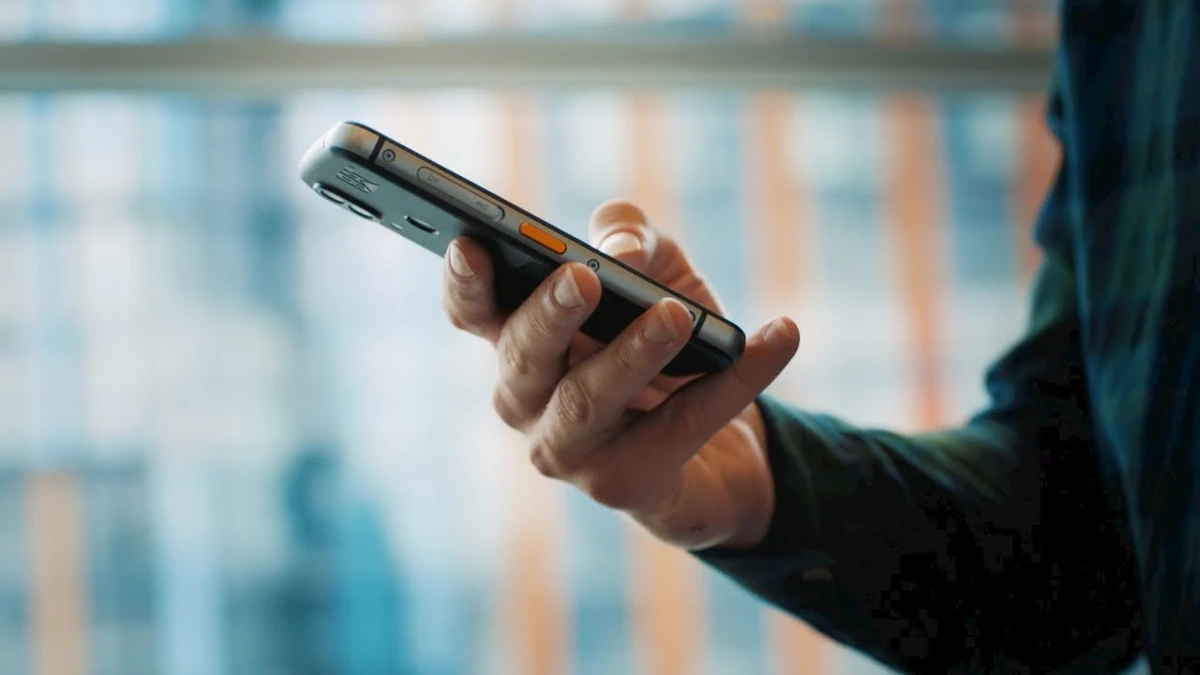 De CAT S62 Pro programmeerbare knop instellen voor walkie-talkie en snelle acties