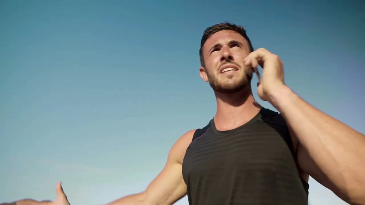 De OnePlus 10T laadt zo snel dat je met 10 minuten een woestijnmarathon haalt